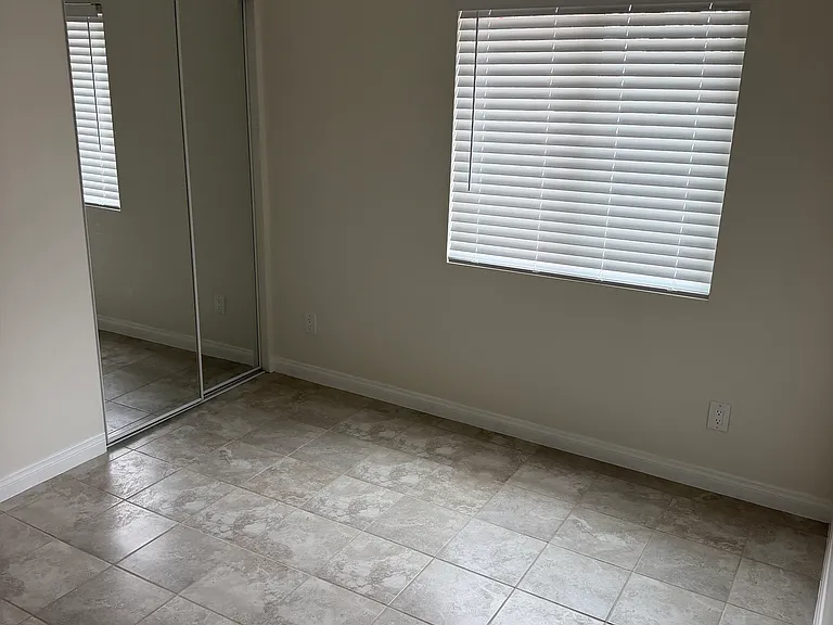11156 S Grevillea Ave #A — Photo 16