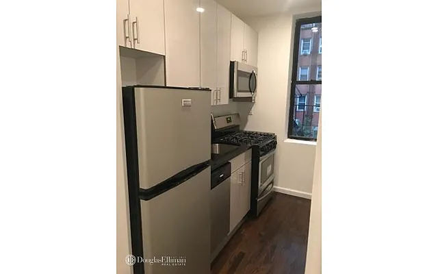 Rented by Douglas Elliman | media 11