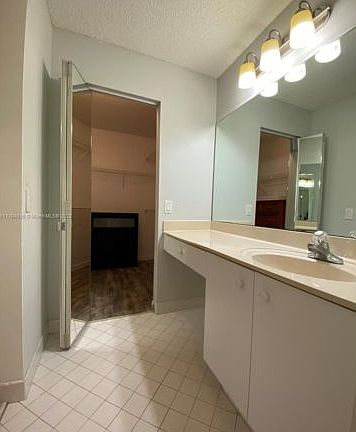 5th image of 4336 Dogwood Cir #4336