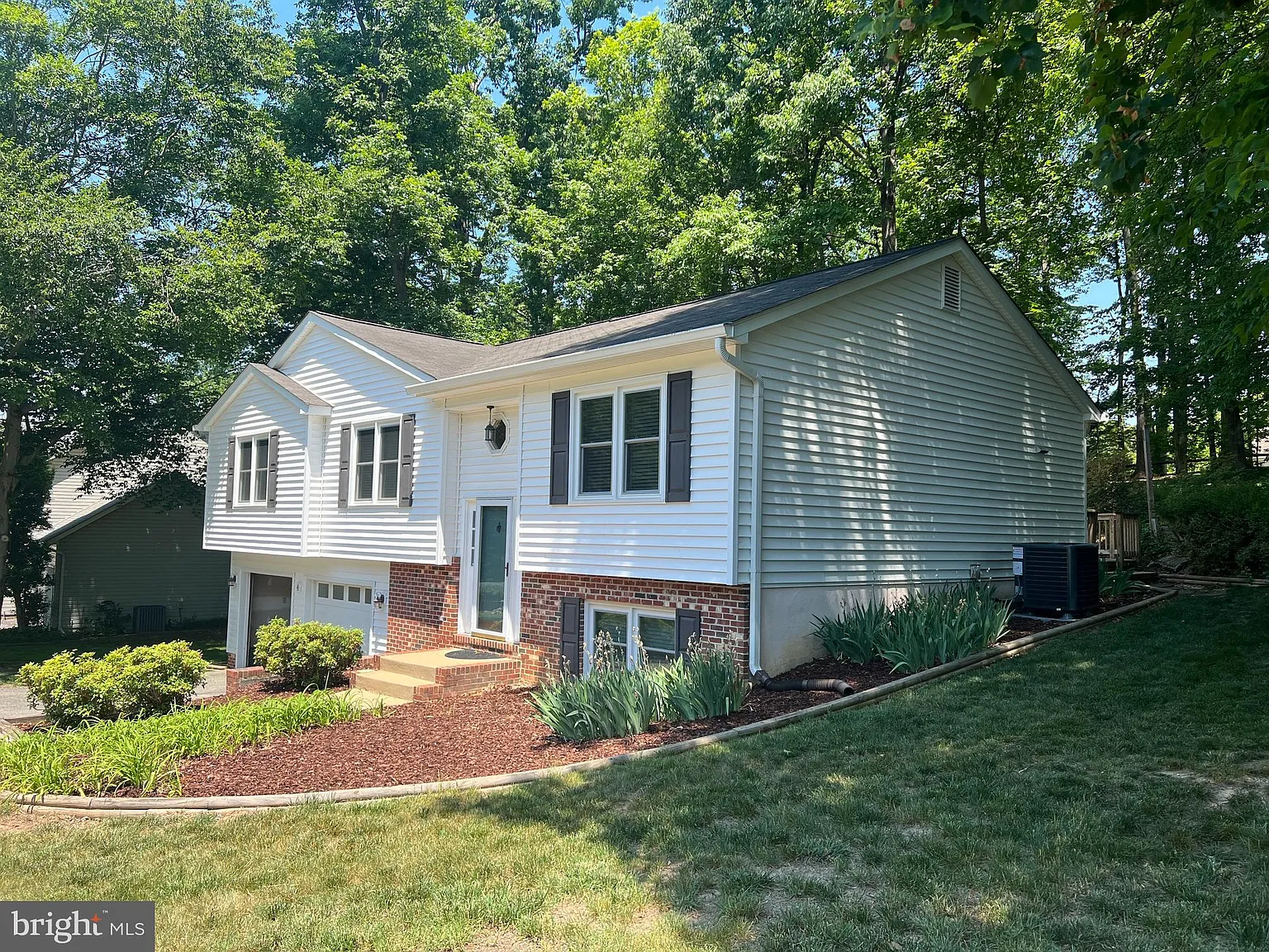 4 bed, 2072 sqft, $2,500 — Photo 1