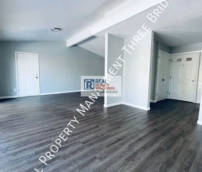 3125 Stafford Ln — Photo 6