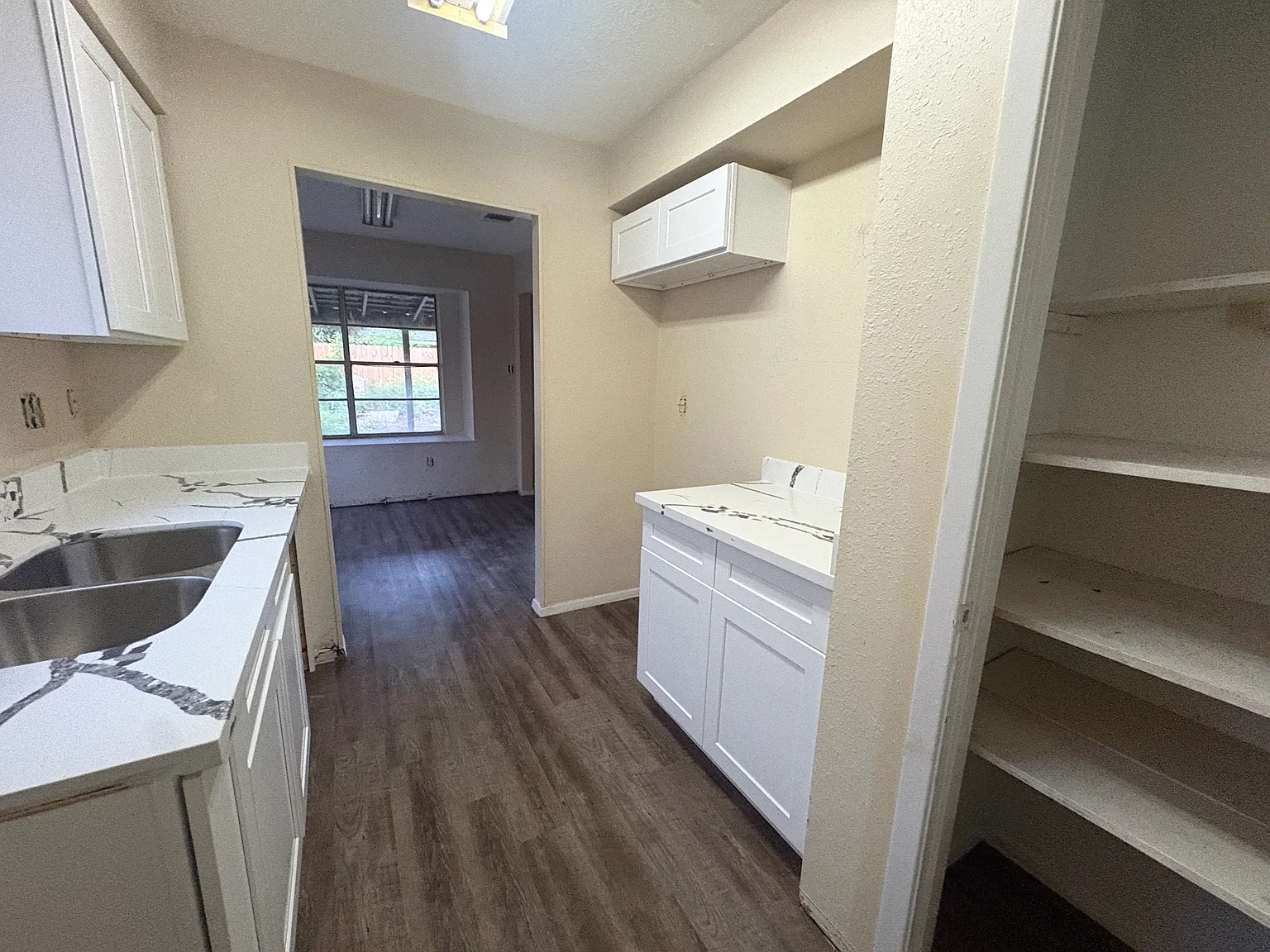 706 Redstone Street - 1 — Photo 3