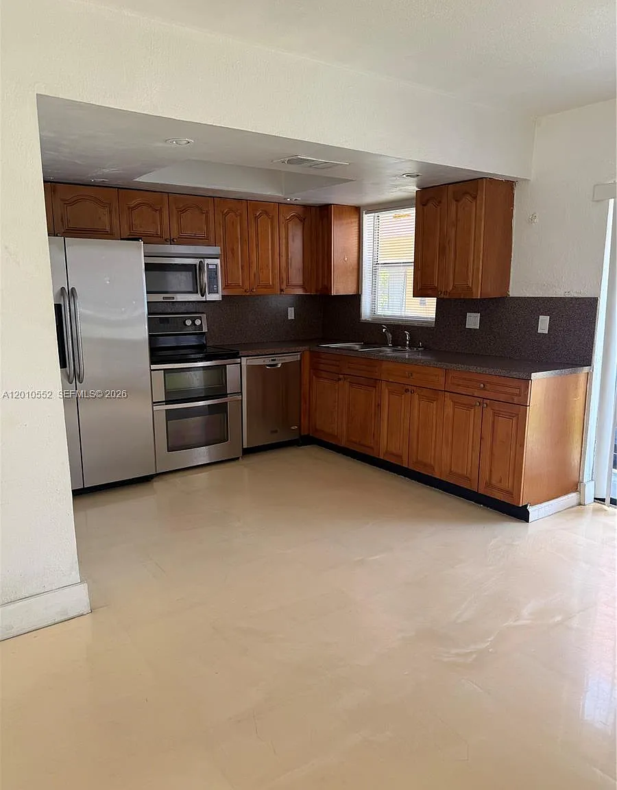 Royal Oaks Townhouse 9 Co — Photo 3