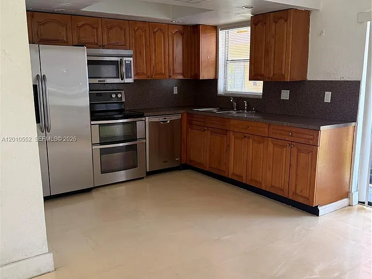 5231 NW 27th St #8A — Photo 3