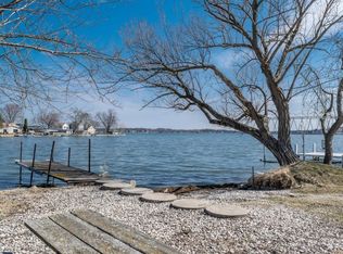 N27W27453 Woodland Dr, Pewaukee, WI 53072