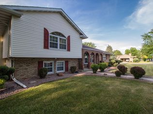 233 Meadows Rd S, Bourbonnais, IL 60914