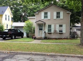 106 W Hanover St, Marshall, MI 49068
