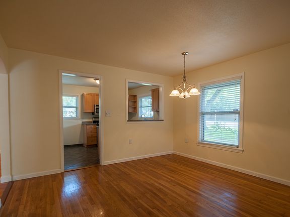 4th image of 2911 Village Dr