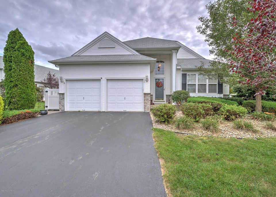 1st image of 35 Milton Dr