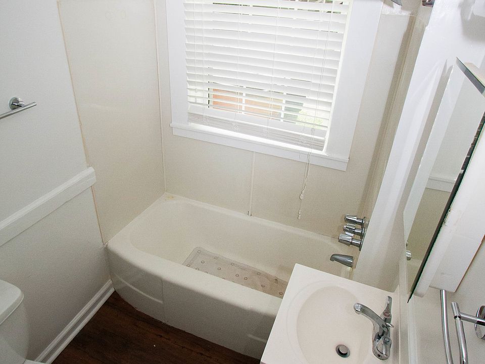 2nd image of 2406 Van Dyke Ave