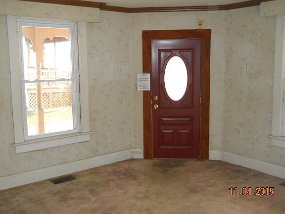4th image of 224 W Pleasant St