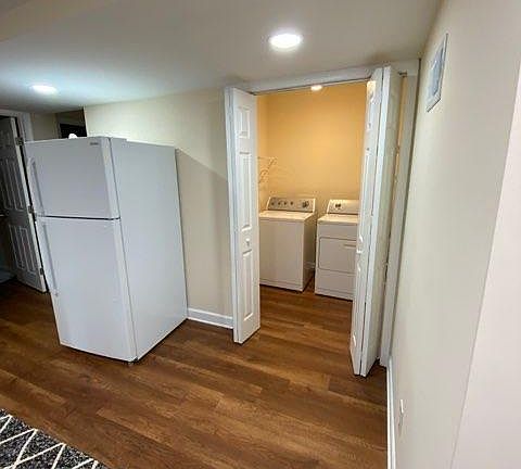 4th image of 2106 Pawnee Dr SE #1
