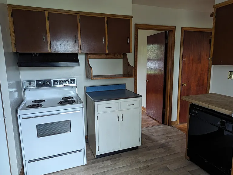 810 Bank St — Photo 3