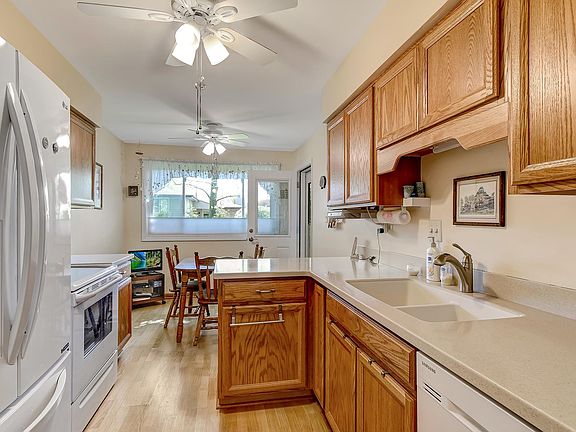 4th image of 5825 Buck Ct #10-8