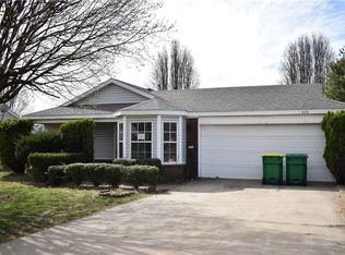 604 N Gutensohn Rd, Springdale, AR 72762