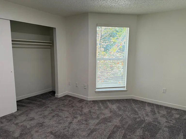 Prestige Townhomes: Stylish 2-Bedroom Living in the Heart of Puyallup — Photo 9