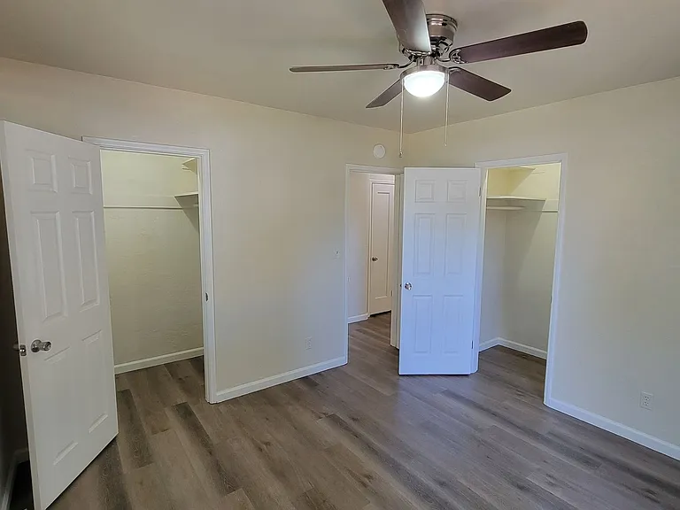1251 Sunrise Ave — Photo 8