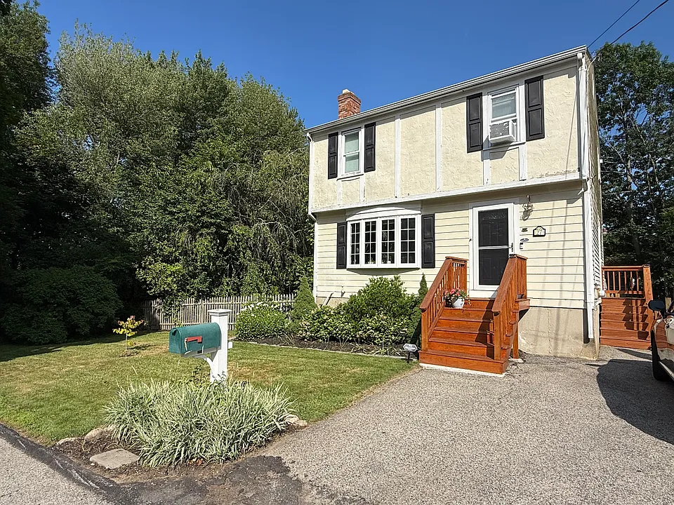 27 Donnellan Cir