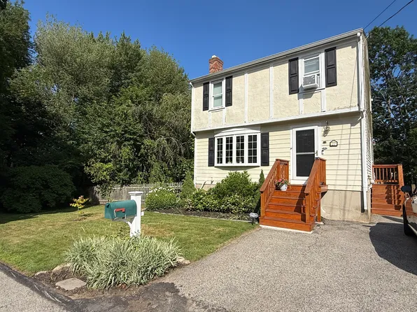 27 Donnellan Cir, Weymouth, MA 02191