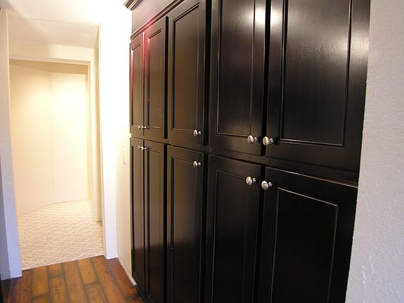 2nd image of 909 N I St Unit 210