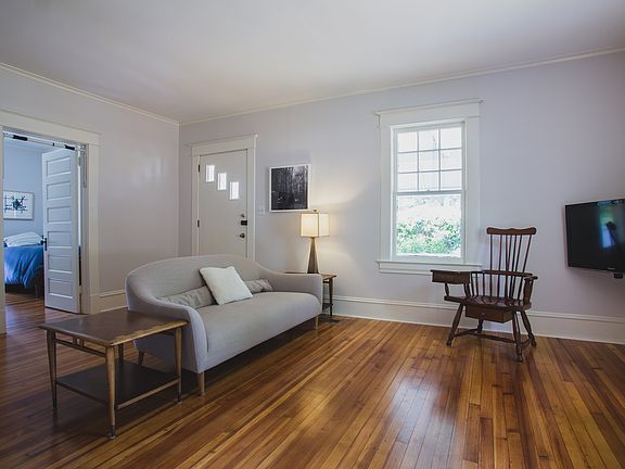 3rd image of 2615 Lawndale Ave