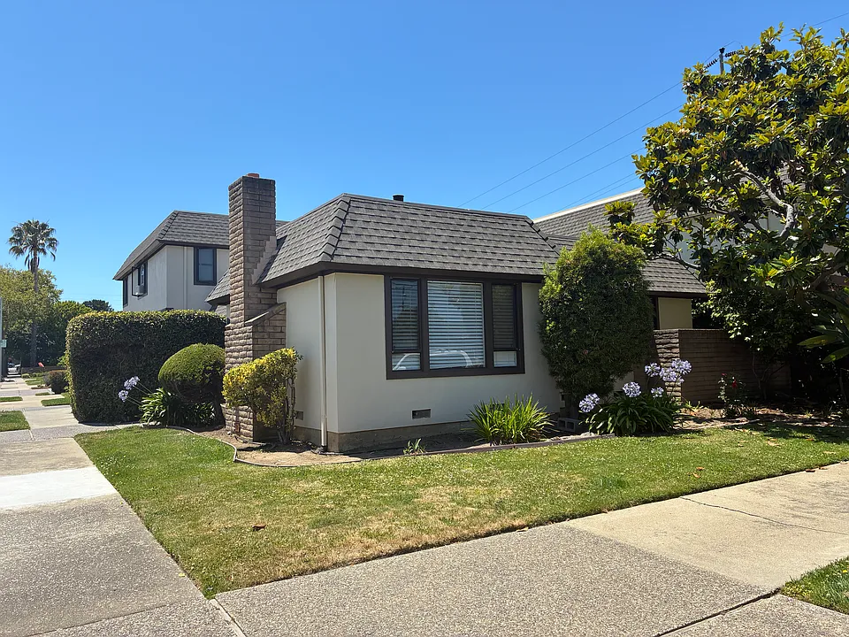 43 15th Ave