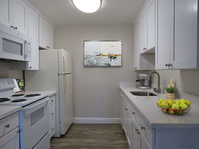 Sunhill Apartments — Photo 4