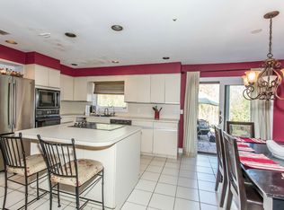 3 Woodfern Ct, Dix Hills, NY 11746