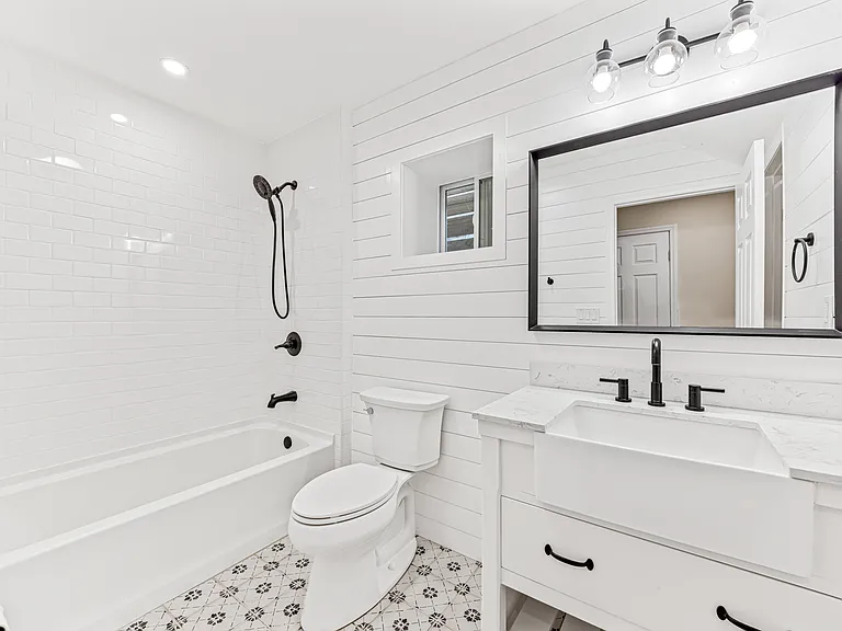 42 Forsythe St — Photo 43