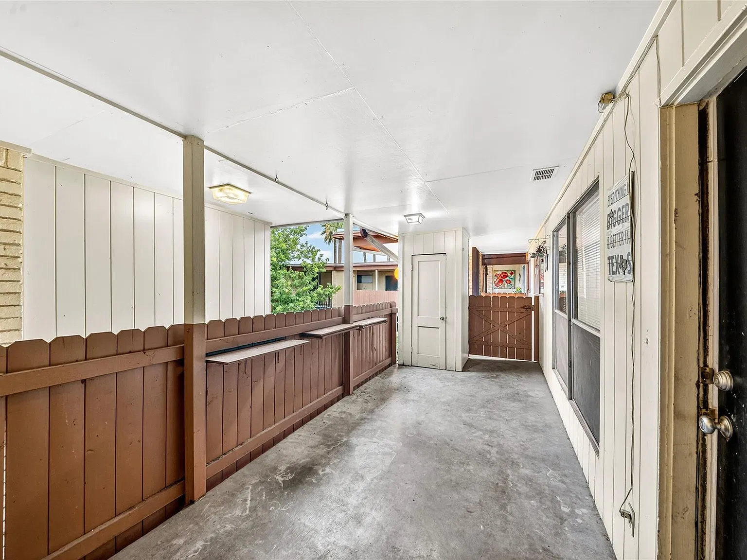 7714 Renwick Dr — Photo 4