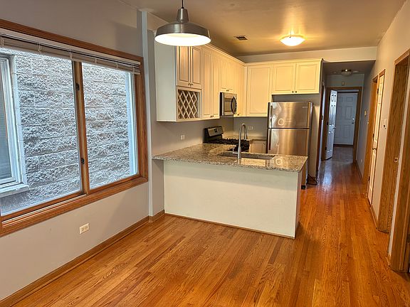 Dining & Kitchen