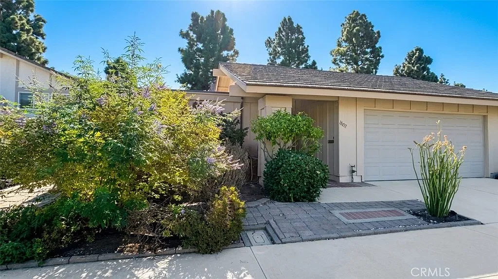 3 bed, 1702 sqft, $5,300 — Photo 1