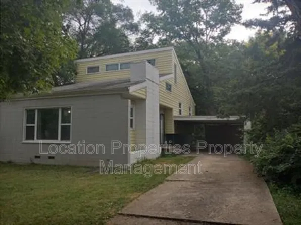 2038 Alabama St, Lawrence, KS 66046