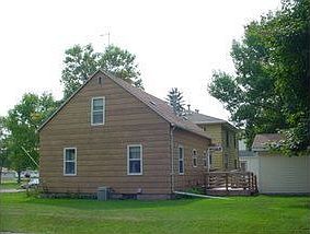 2nd image of 1129 N Elm St