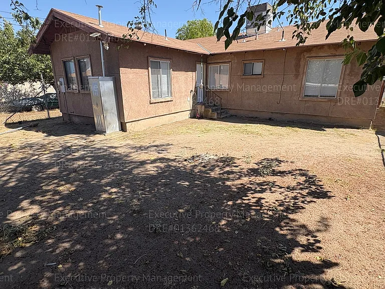 1118 Chico St — Photo 35