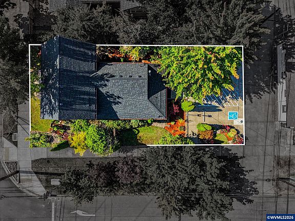 2nd image of 442 NW 2nd St
