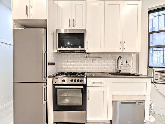 3rd image of 246 Bainbridge St #2A