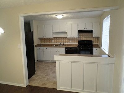 2nd image of 5920 Chatham Ct