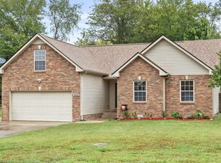 353 Woodtrace Dr, Clarksville, TN