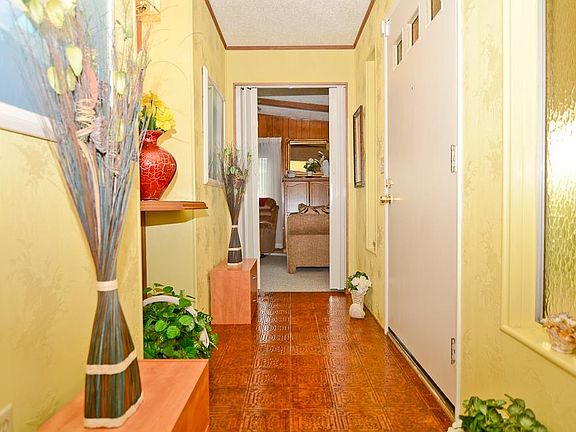 2nd image of 3084 Oakbridge Dr #3084