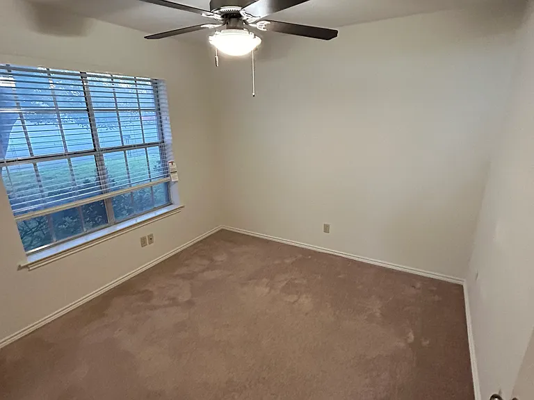 1302 Crescent St — Photo 14