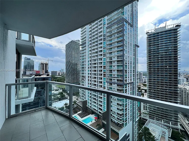 1060 Brickell Ave — Photo 12