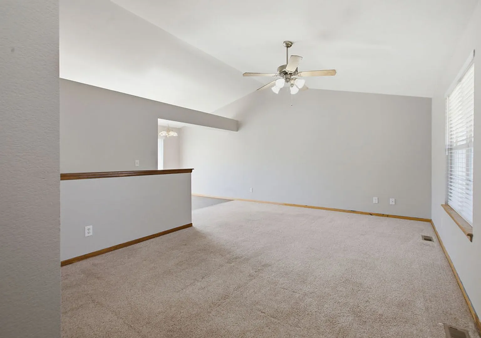 Available Now 3 Bd, 2 Ba, 2 Car Garage - Pet Friendly | Wellington, Co — Photo 3