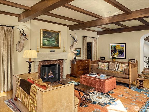 5th image of 1935 Parkside Drive E