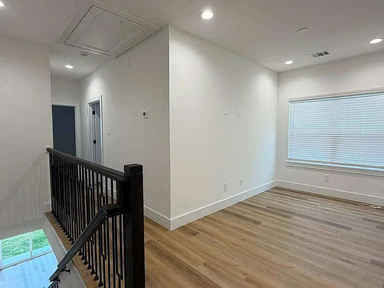 6733 Peerless St — Photo 18