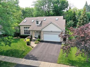 622 S Country Ridge Ct, Lake Zurich, IL 60047