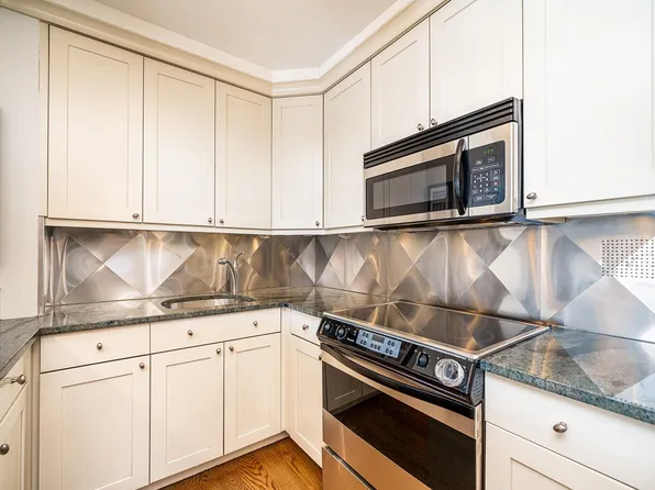 300 Newark Street 8H image 3 of 33