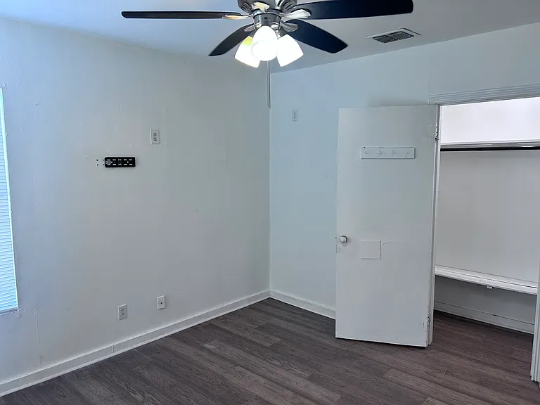 210 W Vanderbilt Dr — Photo 15