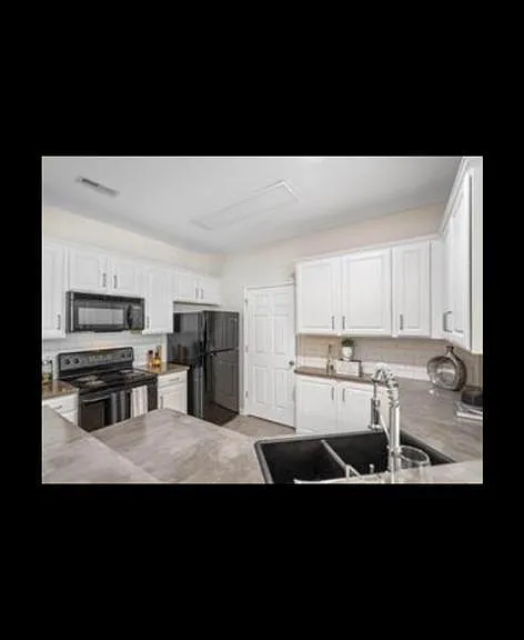 3246 Margellina Dr — Photo 2