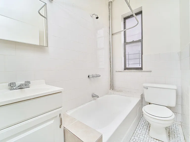 587 W 177th St #52 — Photo 9